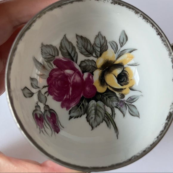 Vintage Teacup and saucer floral print - Picture 8 of 16